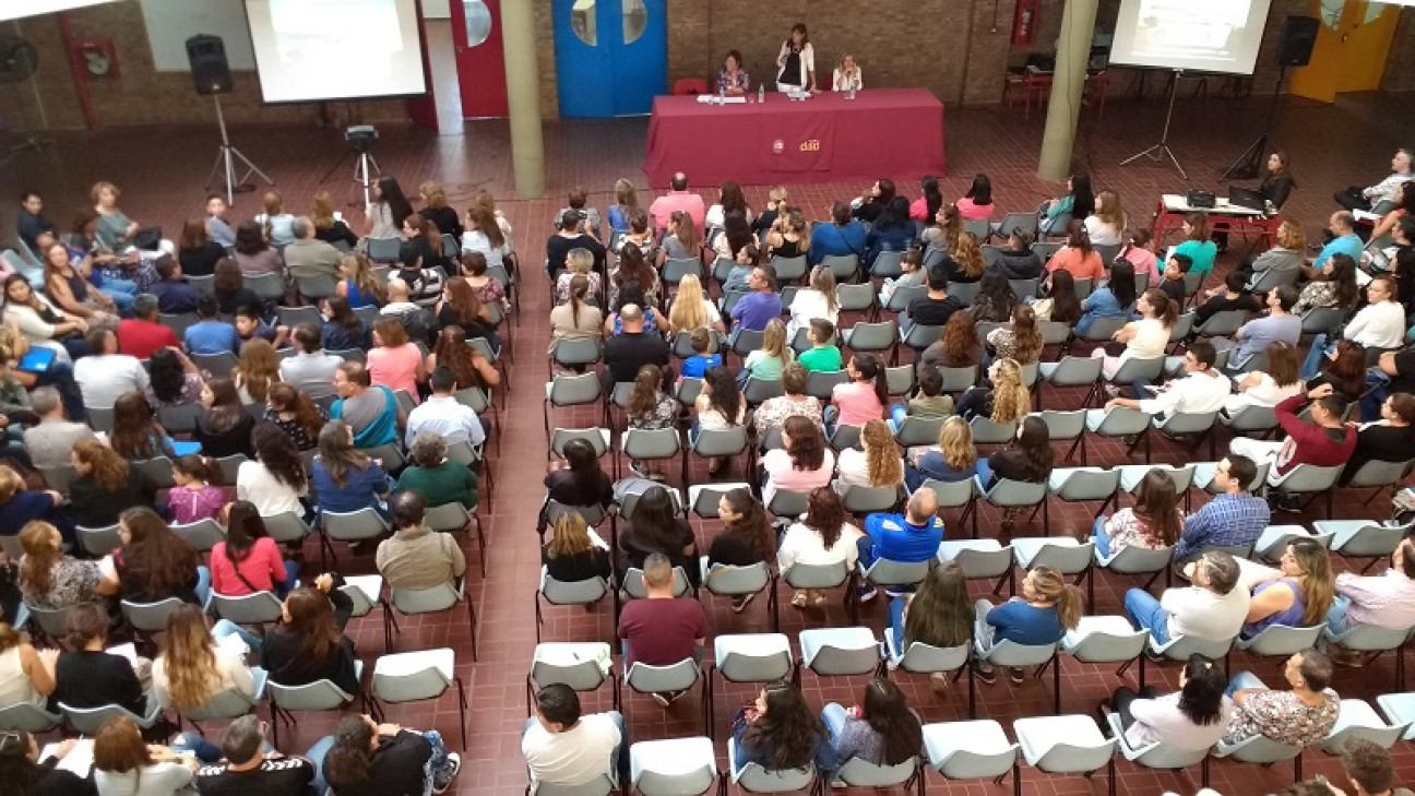 imagen Se llevó a cabo la reunión de padres de 1° año 2018. Fotos. Descarga de archivo