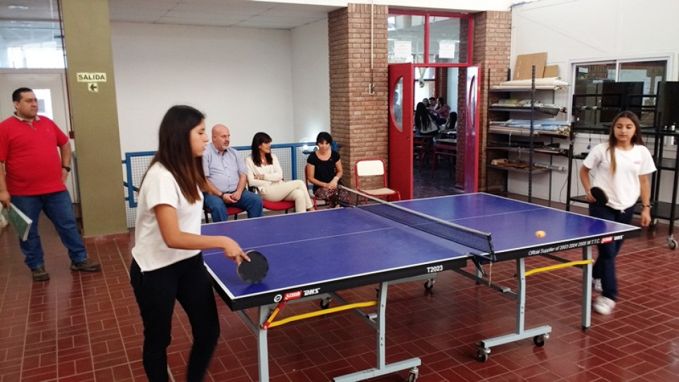 imagen Final femenina de tenis de mesa del proyecto ¿Le haces al ping pong?
