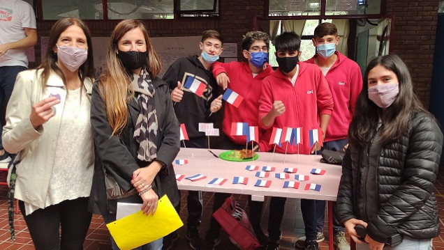 imagen Estudiantes de la escuela expusieron aspectos de la lengua y la cultura francesa en Viví Francia 2021