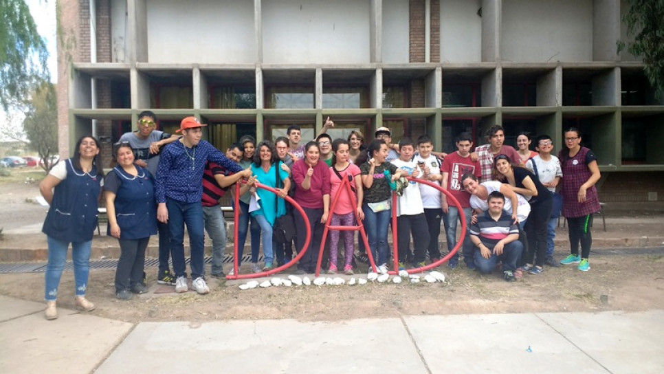 imagen Nos visitaron del instituto IPCL 13168 Asociación Esperanza como parte del Proyecto Educativo " + comUNIDADes"